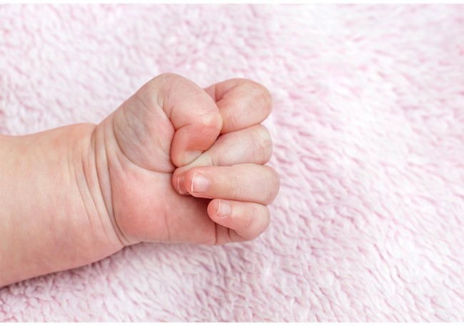 El desarrollo de la lateralidad en los bebés