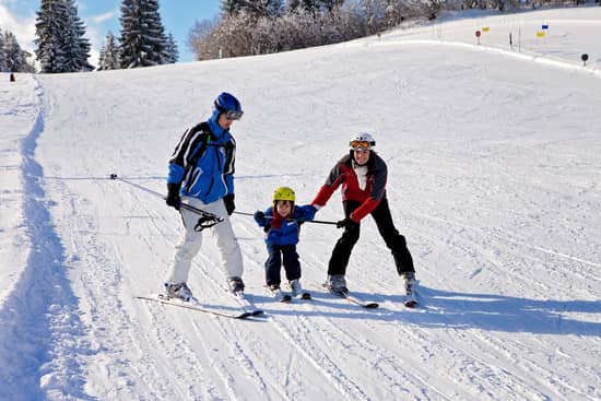 esquiar en familia estaciones con guarderia
