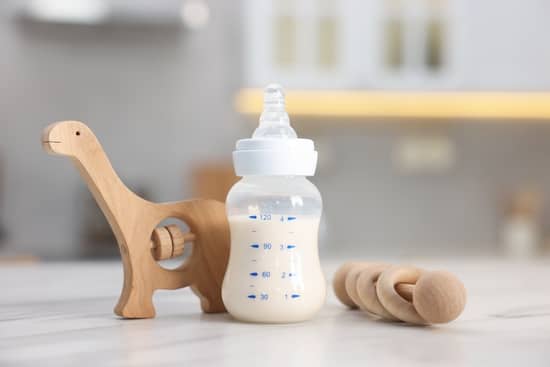 preparar biberones con leche de formula