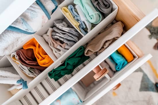 estrategias para organizar armario del bebe